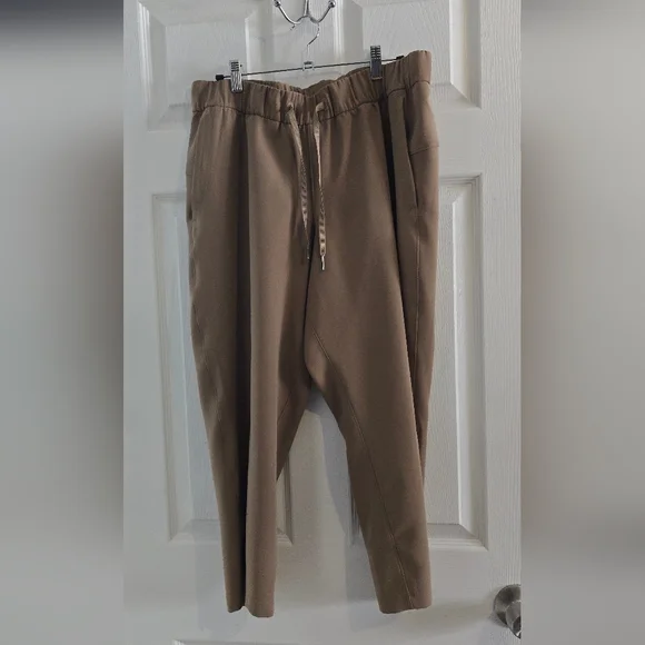 Lululemon On The Fly Crop 23" Pant - Picture 1 of 12